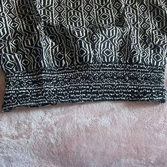 ZARA // NWT Black and White Geometric Crop Top - Picture 9 of 9